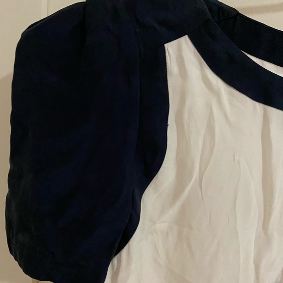 Addison silk top NWT - Picture 3 of 3